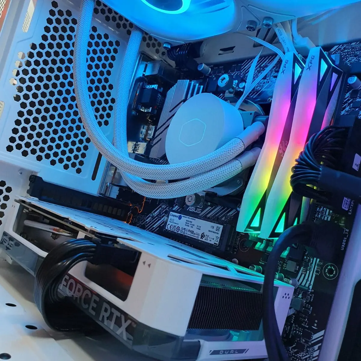 PC Gamer White Oblivion 4060 - Bulltech Store