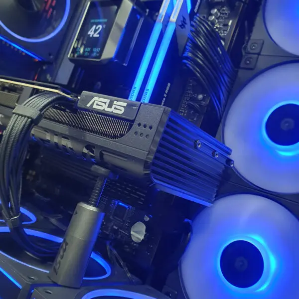 PC Gamer 5070 TI Blue Falchion