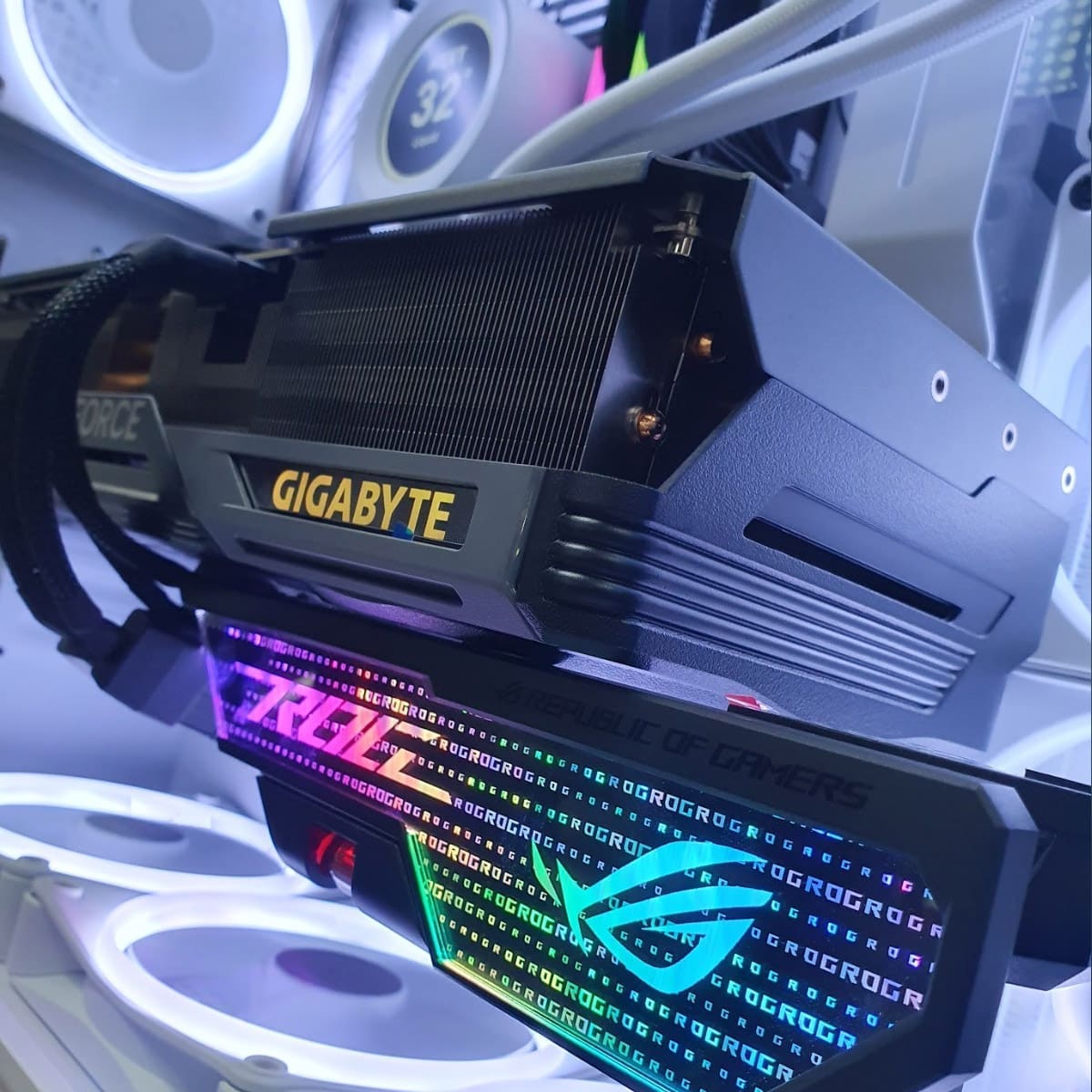 PC Gamer Z Profesional RTX 4090 i9 HERX - Bulltech Store