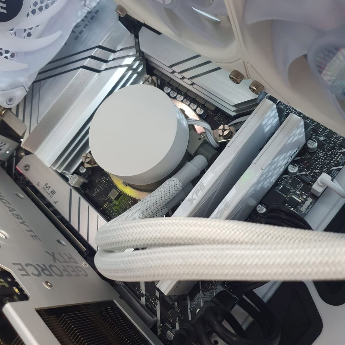 PC Profesional Work & Play White - Bulltech Store