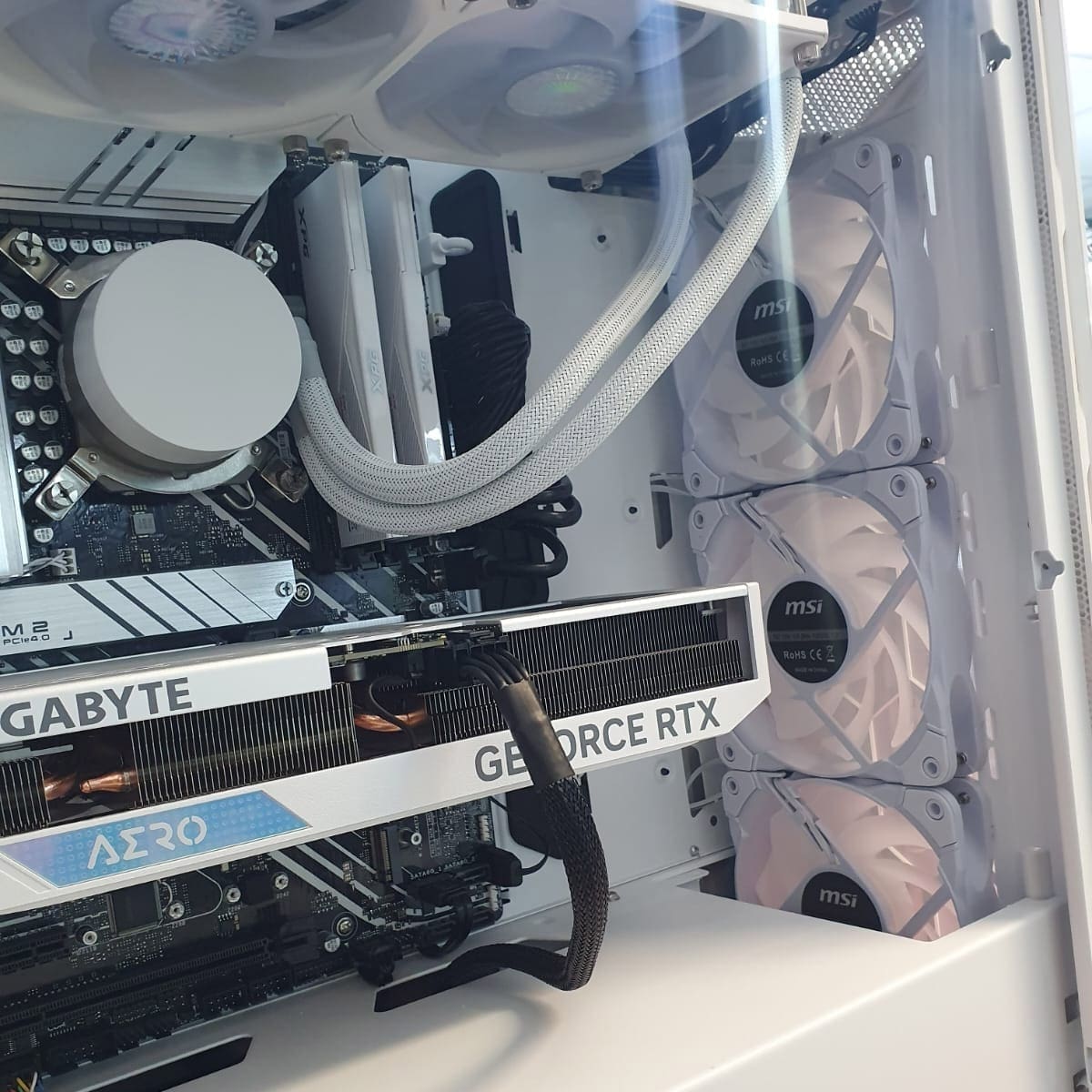 PC Profesional Work & Play White - Bulltech Store