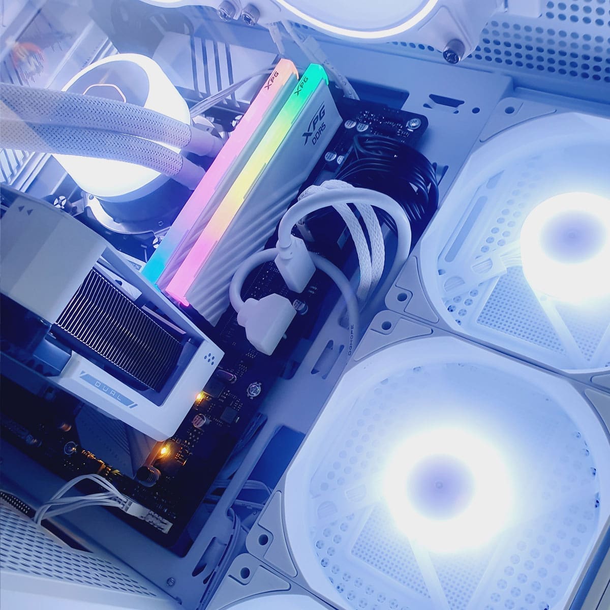 PC Gamer White Pano Elite 4060 Ti