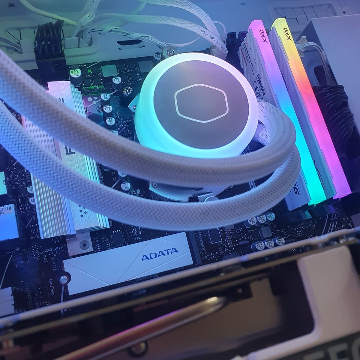 PC Gamer White Vermithor 7700X - ASSEMBLED PRO COMPUTER - Bulltech Store