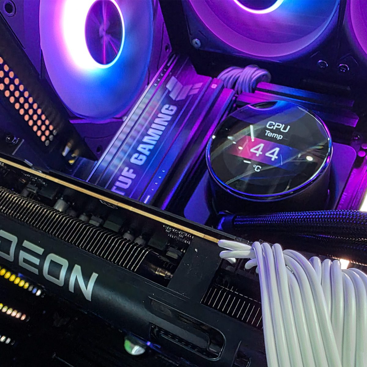 PC Gamer Dominator 9070XT 9800X3D - Image 8